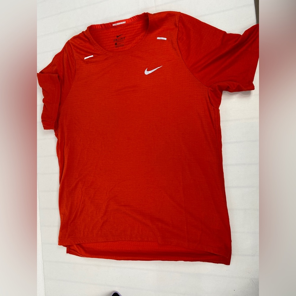 Nike DriFit Running Tee Men’s L